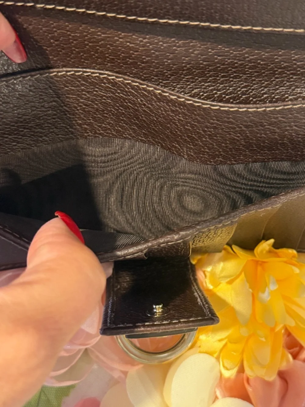 Gucci Beige and Brown Monogram Continental Wallet with Gold Hardware - Picture 5 of 16